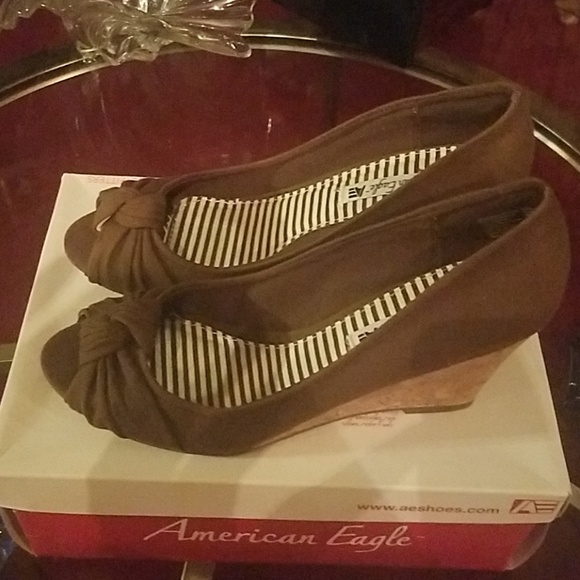 American Eagle Kendal Wedge - Picture 2 of 4